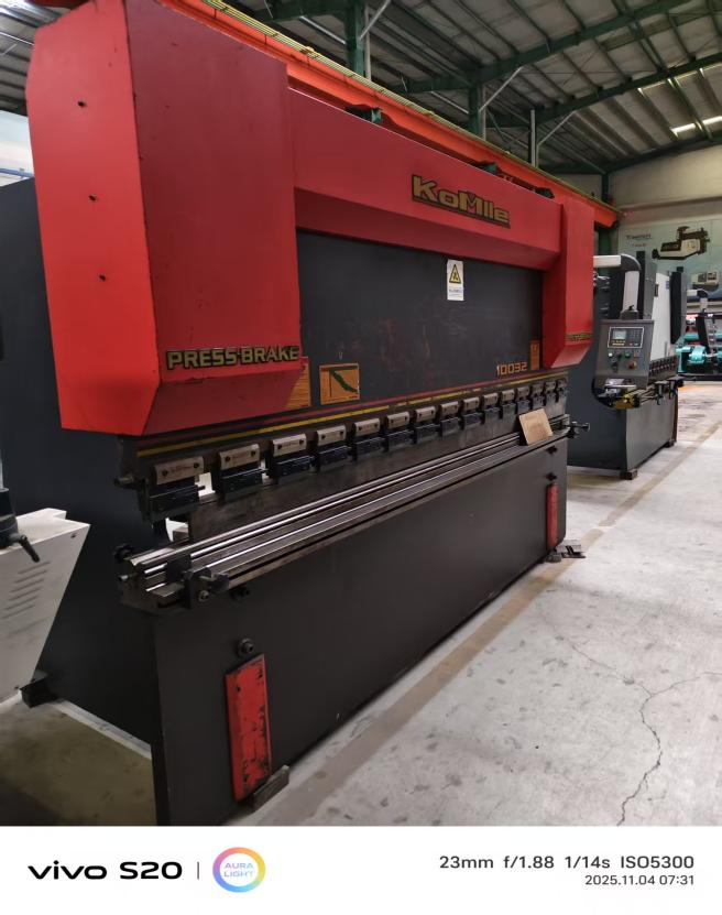100T/3200 Bending Machine